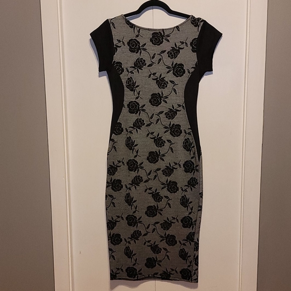 Black and Grey Roses Midi Dress - Picture 2 of 4